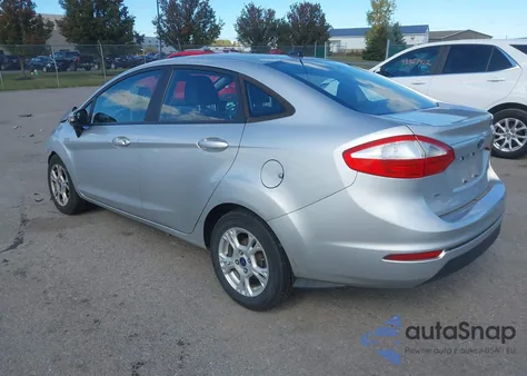 2015 Ford Fiesta Se z USA, uszkodzony, nr VIN 3FADP4BJ7FM132288